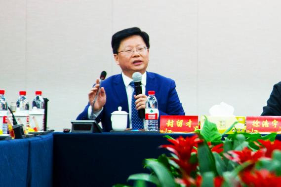 集团与泰州中学联合举办“校企同关爱，励学助成长”座谈会